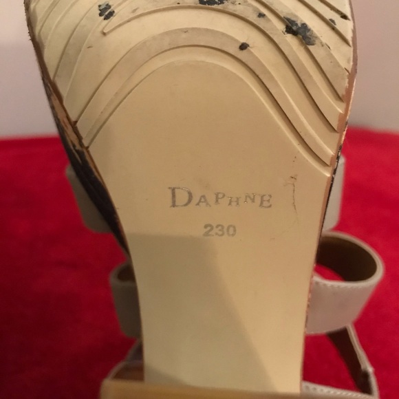 Daphne Floral Platform Heels - Size 5.5 - Picture 5 of 7